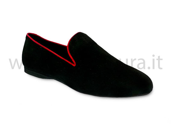 LM800 Mocassino camoscio nero profilo cordoncino rosso tacco 1 cm